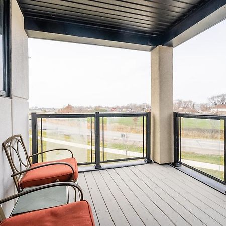 Modern Hamilton Homes Lake Ontario Shore By Globalstay מראה חיצוני תמונה