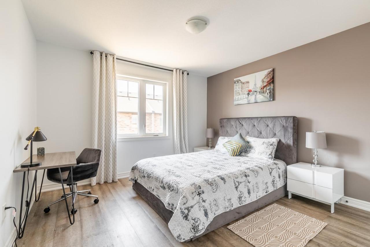 Modern Hamilton Homes Lake Ontario Shore By Globalstay מראה חיצוני תמונה