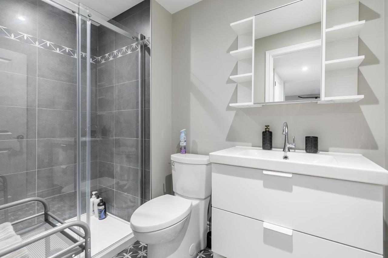 Modern Hamilton Homes Lake Ontario Shore By Globalstay מראה חיצוני תמונה