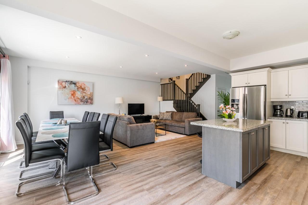 Modern Hamilton Homes Lake Ontario Shore By Globalstay מראה חיצוני תמונה