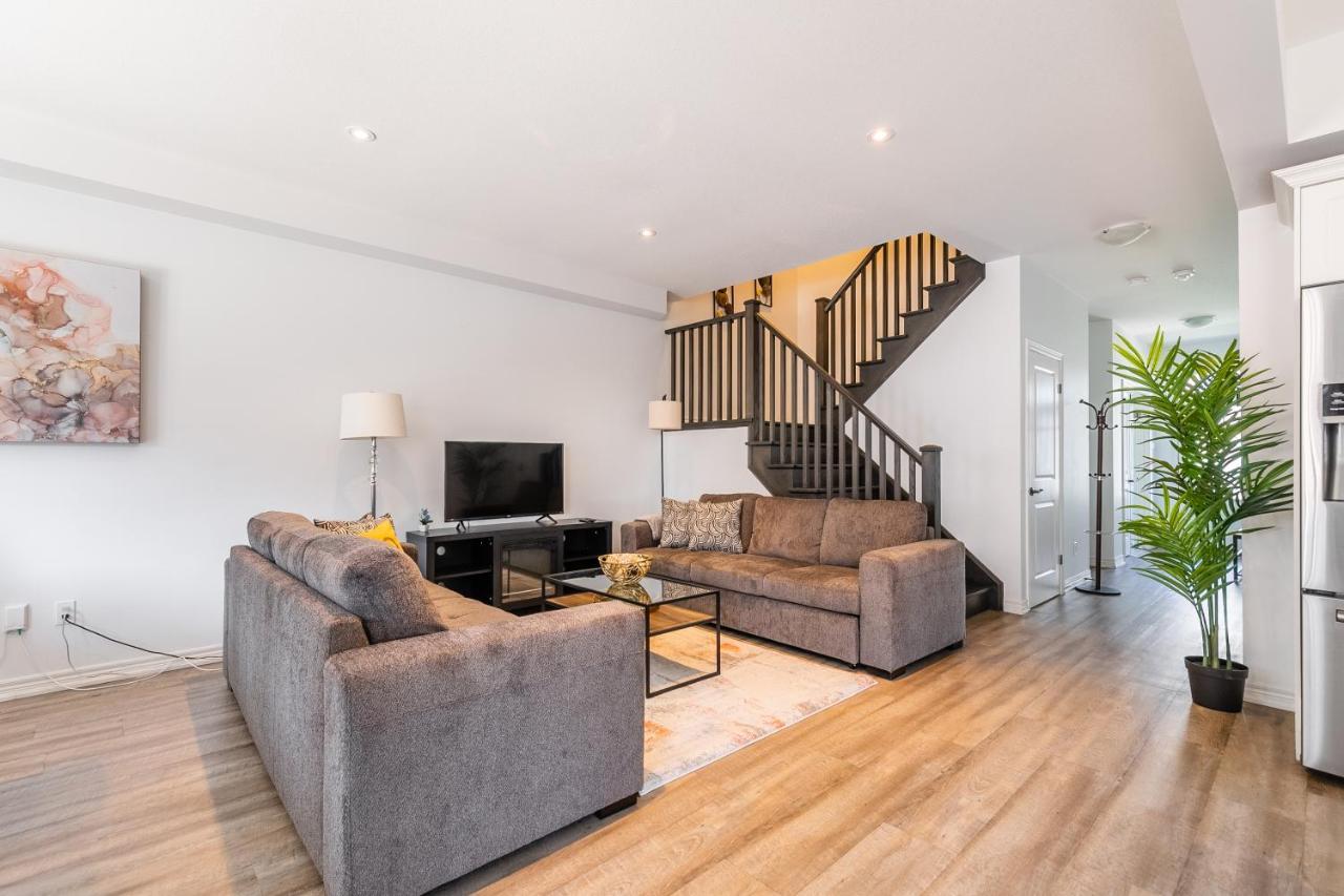 Modern Hamilton Homes Lake Ontario Shore By Globalstay מראה חיצוני תמונה