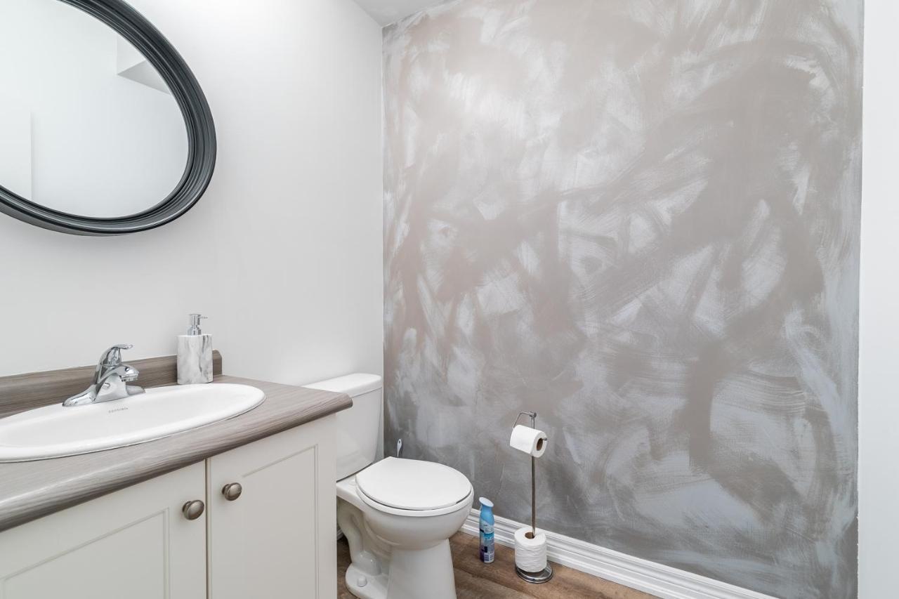 Modern Hamilton Homes Lake Ontario Shore By Globalstay מראה חיצוני תמונה