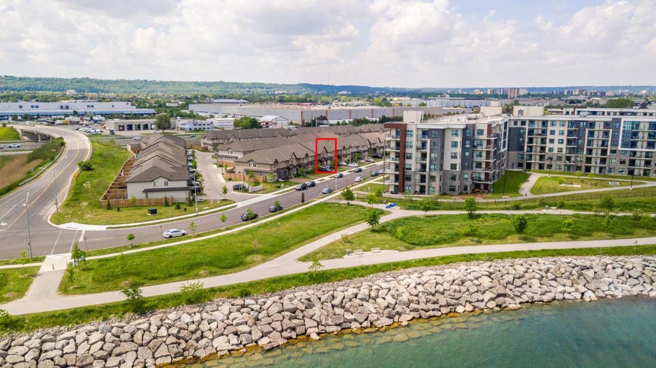 Modern Hamilton Homes Lake Ontario Shore By Globalstay מראה חיצוני תמונה