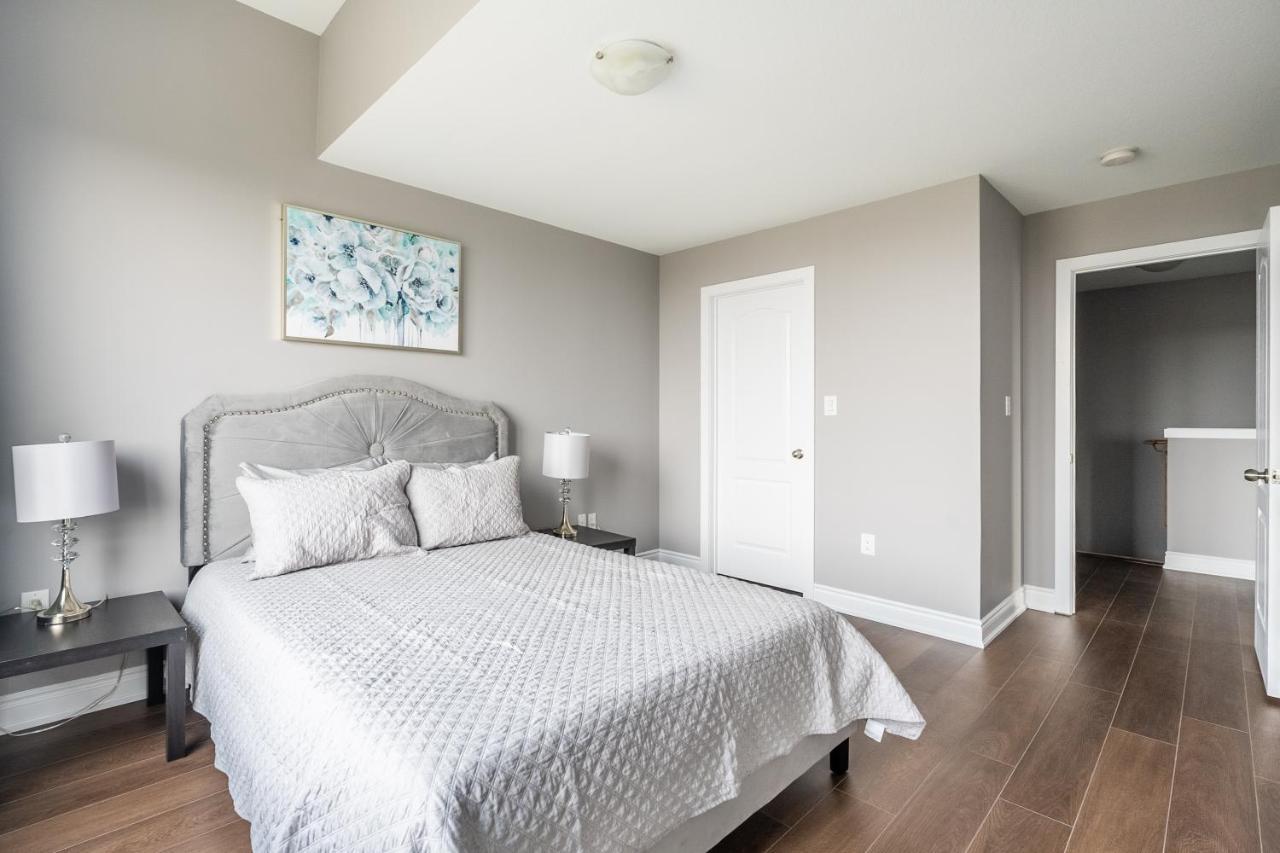 Modern Hamilton Homes Lake Ontario Shore By Globalstay מראה חיצוני תמונה
