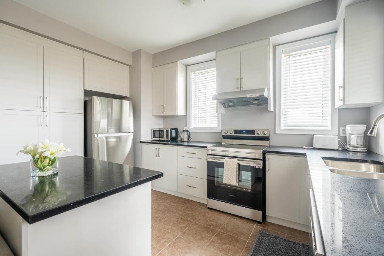 Modern Hamilton Homes Lake Ontario Shore By Globalstay מראה חיצוני תמונה