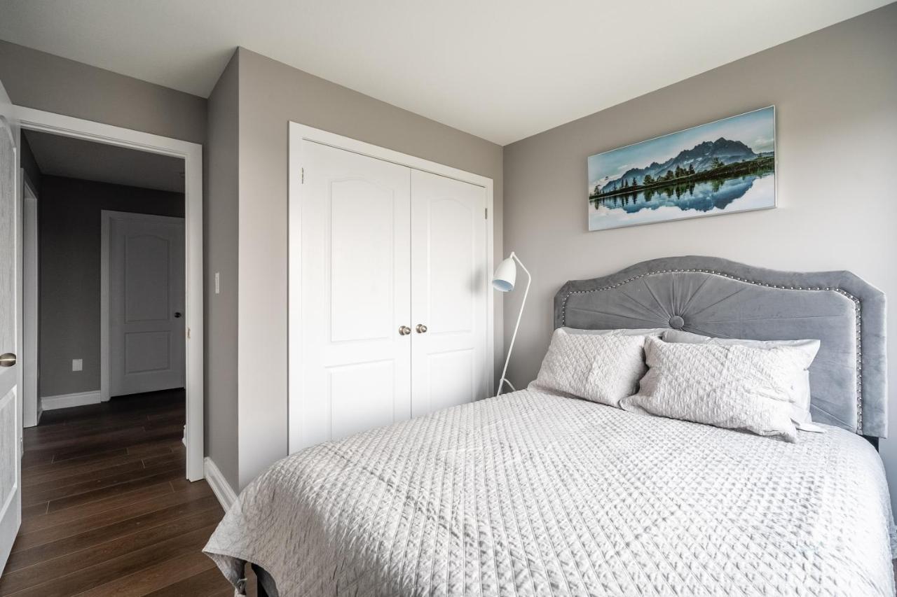 Modern Hamilton Homes Lake Ontario Shore By Globalstay מראה חיצוני תמונה